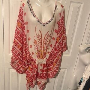 Boho Floral Print V-Neck Women’s Tunic Top in Cream and Red (missing some beads)